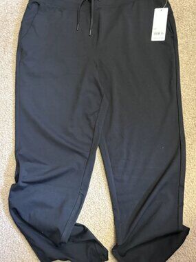 Yogalicious Lux Women's size XL Straight Leg Pants Black Pockets NWT MSRP $78